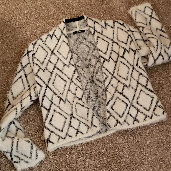 Avec Les Filles Black & White Eyelash Cardigan Size M - Picture 8 of 10